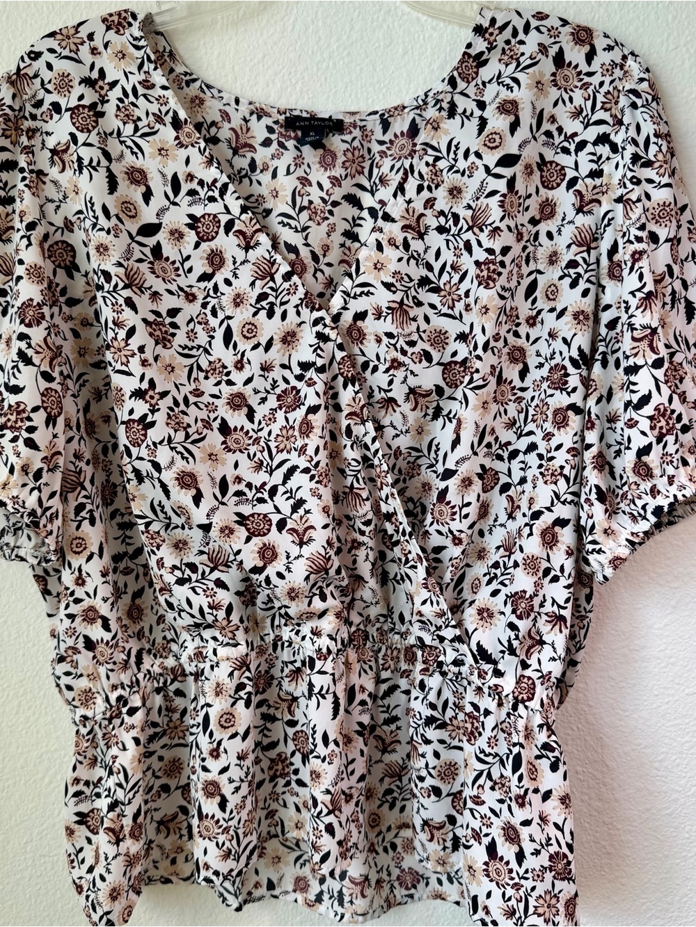 ANN TAYLOR Floral Peplum Blouse Wrap Surplice Flutter Sleeve XL - Picture 2 of 10